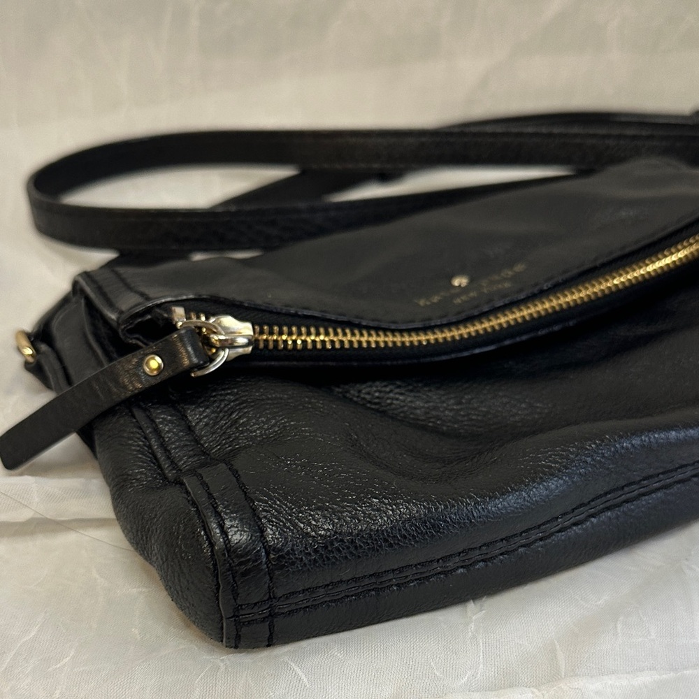 Kate Spade Black Crossbody Bag with Gold Accents - Picture 4 of 8